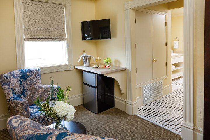 Healdsburg Inn on the Plaza a Four Sisters Inn