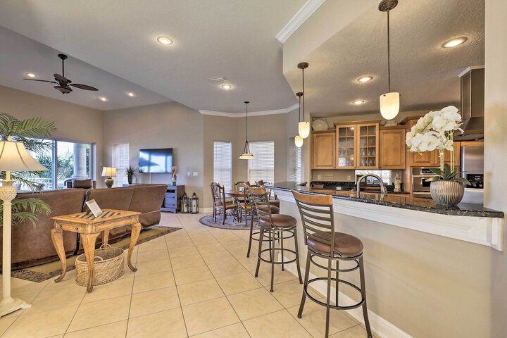 Waterfront Gem w / Pool & Dock in Apollo Beach