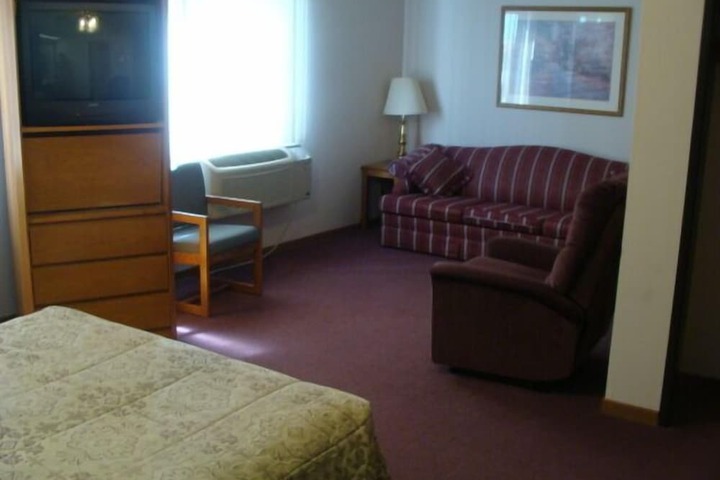 Room 25 of 40