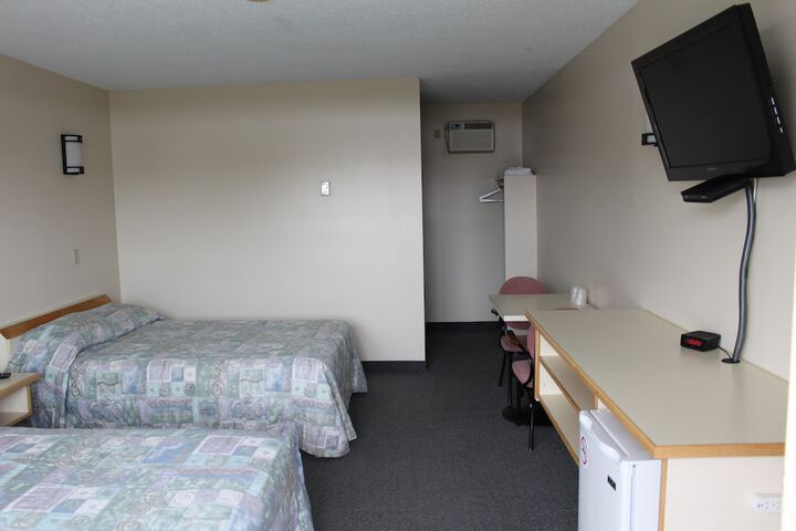 Room 8 of 28