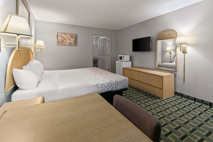 Room 43 of 60