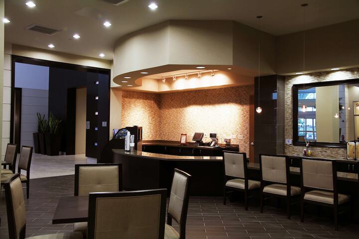 Dining 41 of 48