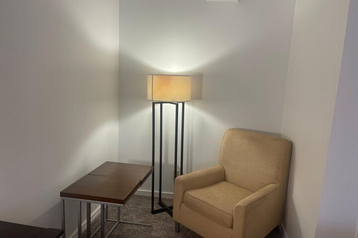 Room 12 of 16