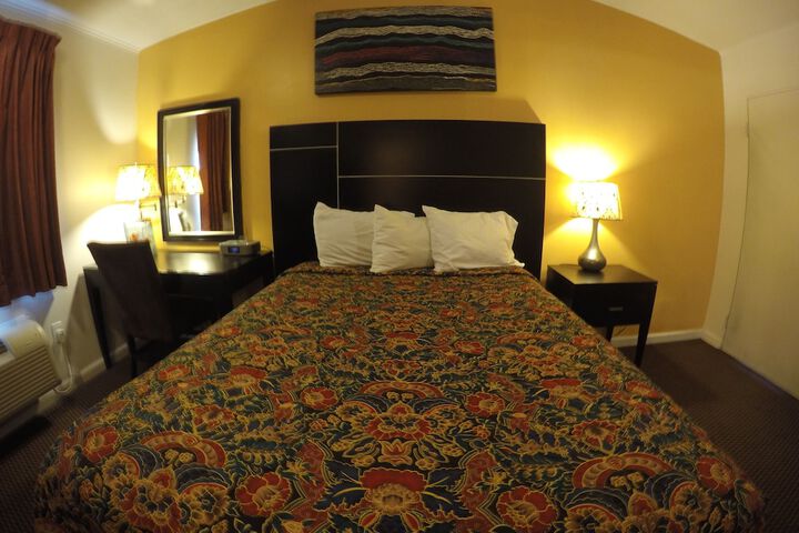 Room 29 of 38