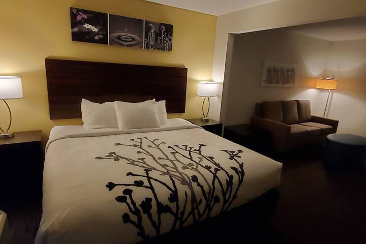 Room 16 of 52
