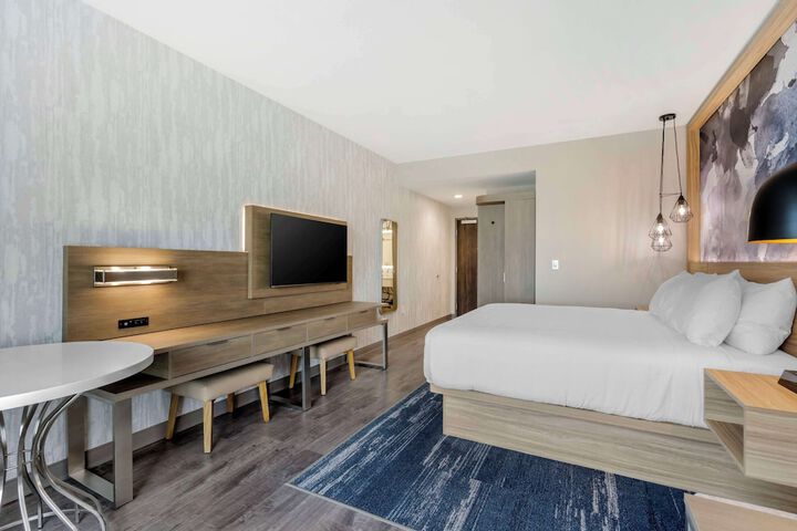 Room 30 of 46