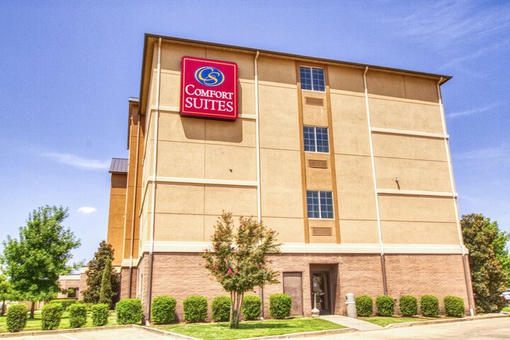 Hotel 2 of 51