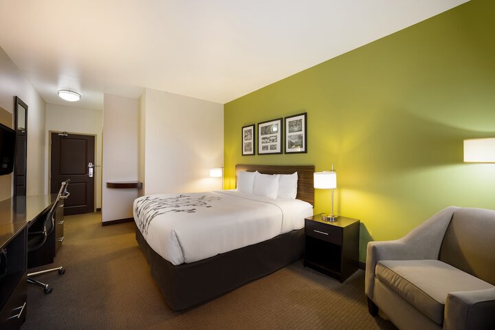 Room 18 of 34