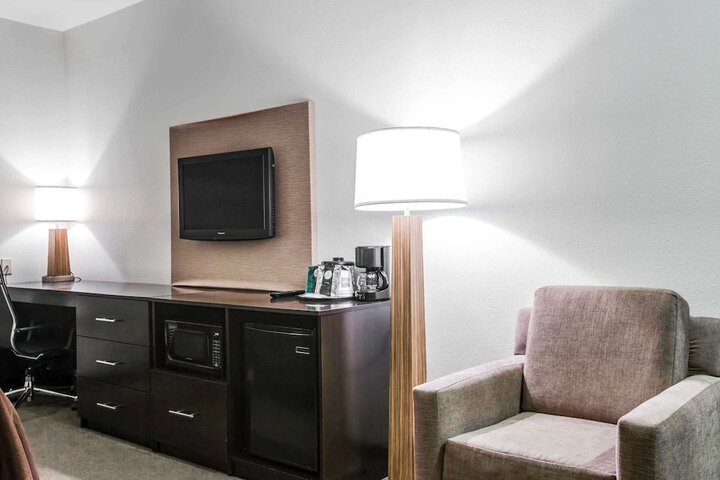 Room 21 of 35