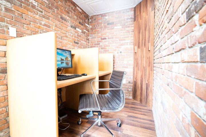 Business Center 34 of 37