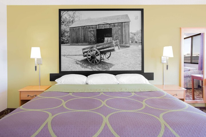 Room 7 of 40
