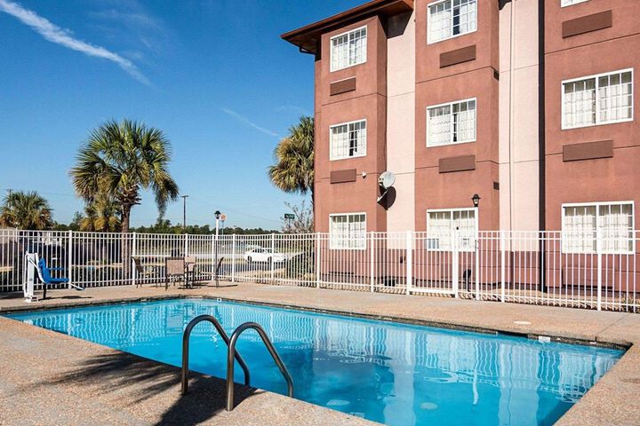Pool 6 of 33