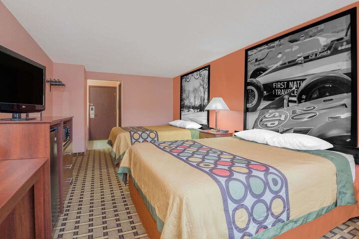 Room 11 of 16
