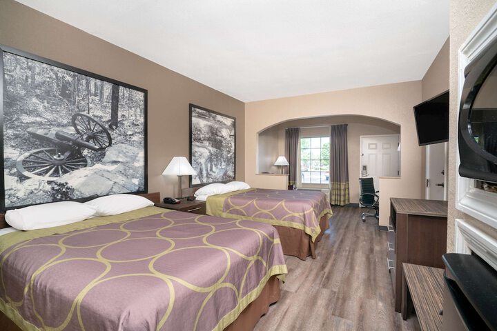 Room 8 of 16