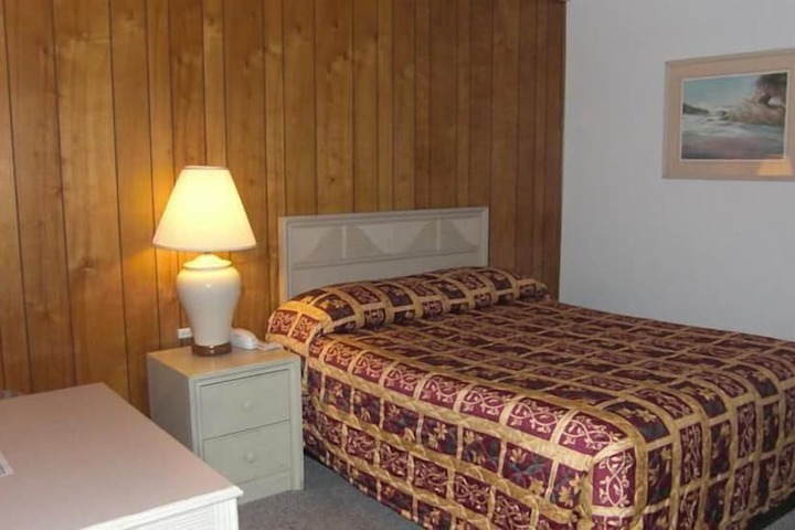 Front Street Inn