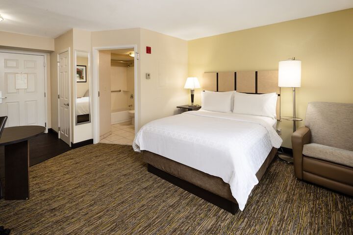 Room 18 of 25