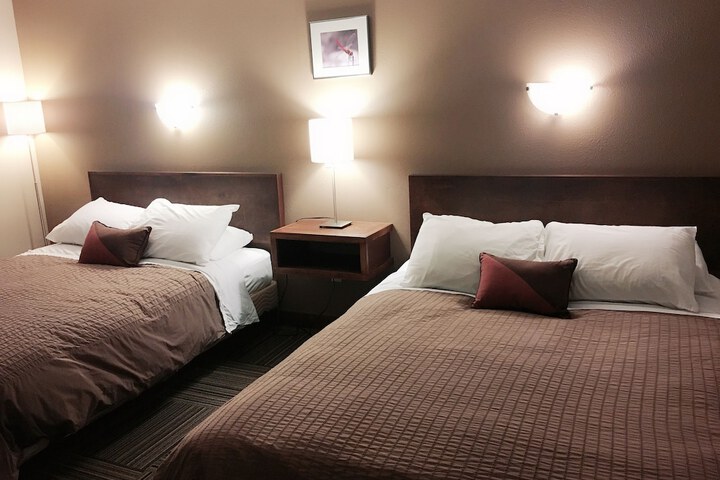 The Canterbury Inn of Downtown Invermere