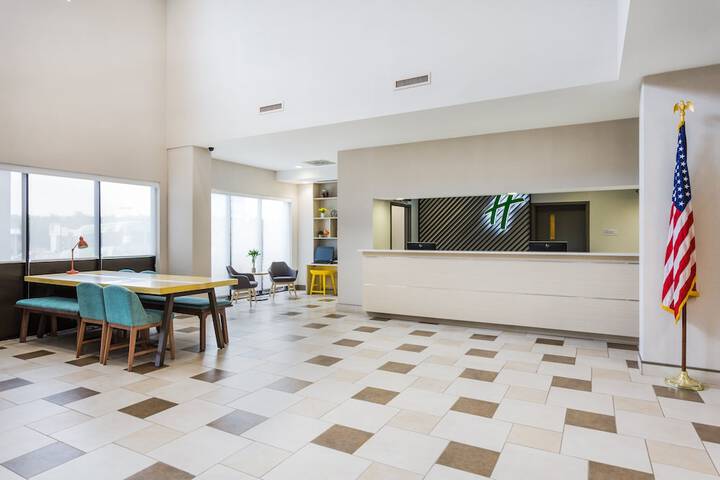 Hotel 5 of 27