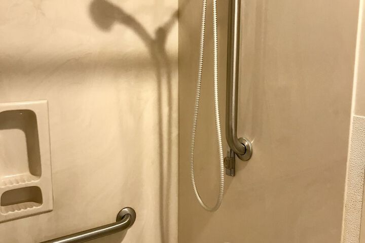 Room 25 of 39