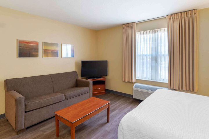 Room 15 of 33