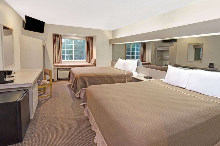 Room 25 of 32
