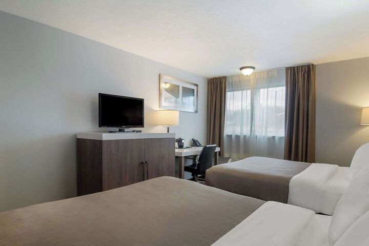 Room 9 of 42