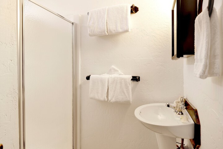 Room 14 of 27
