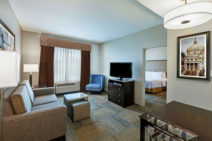 Room 34 of 48