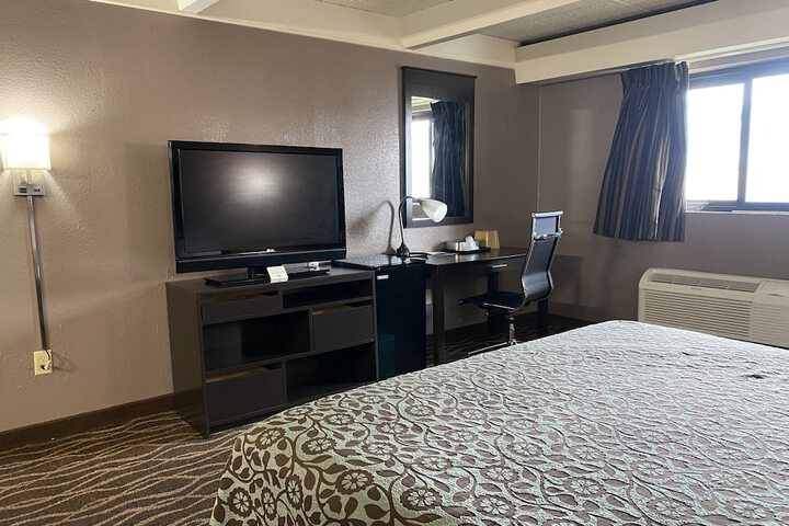 Room 11 of 40