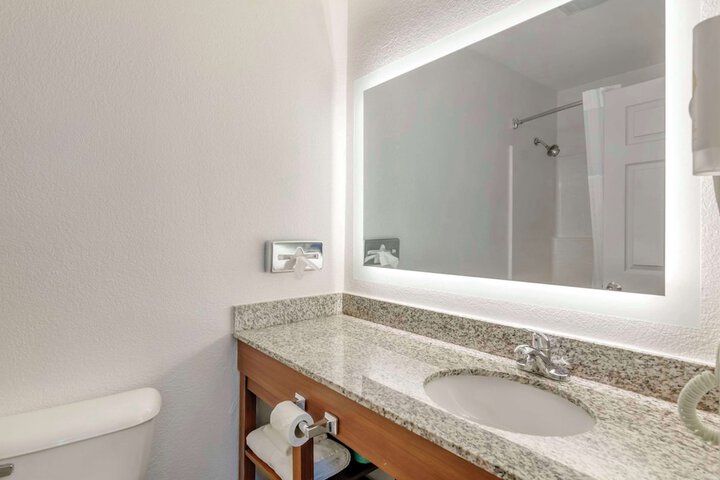 Room 10 of 35