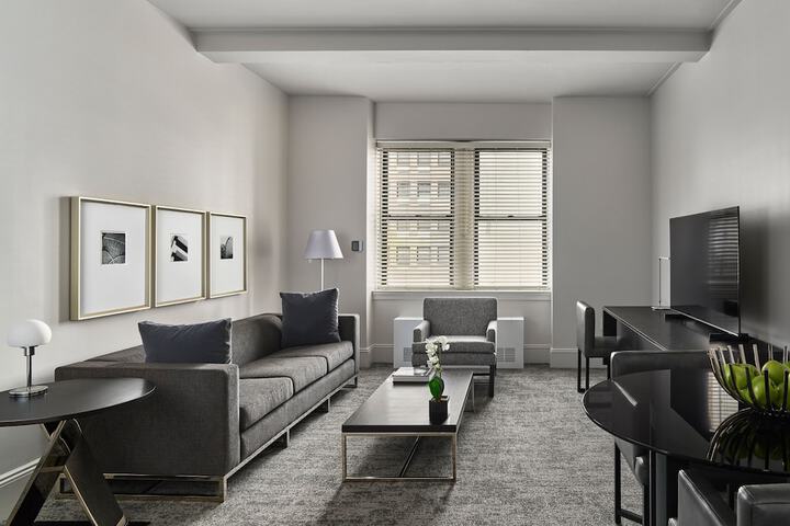 Room 28 of 47