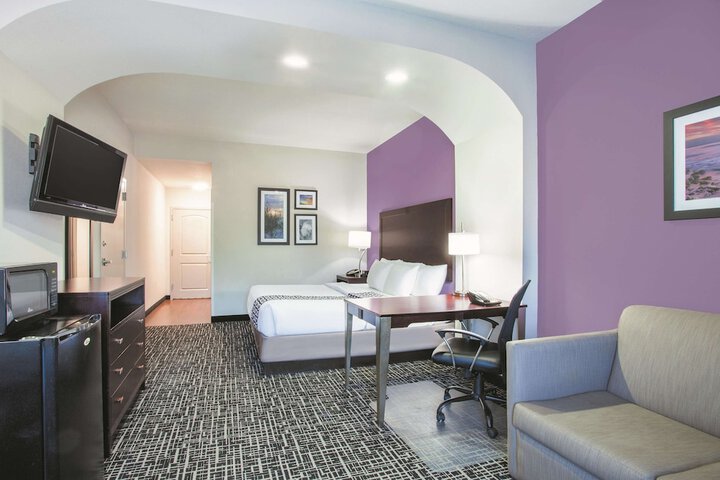 Room 12 of 33
