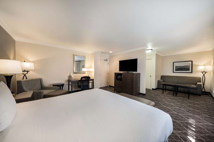Room 19 of 38