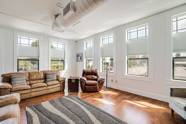 Modern Blaine Condo Rental 1 Mi to Boat Harbor!