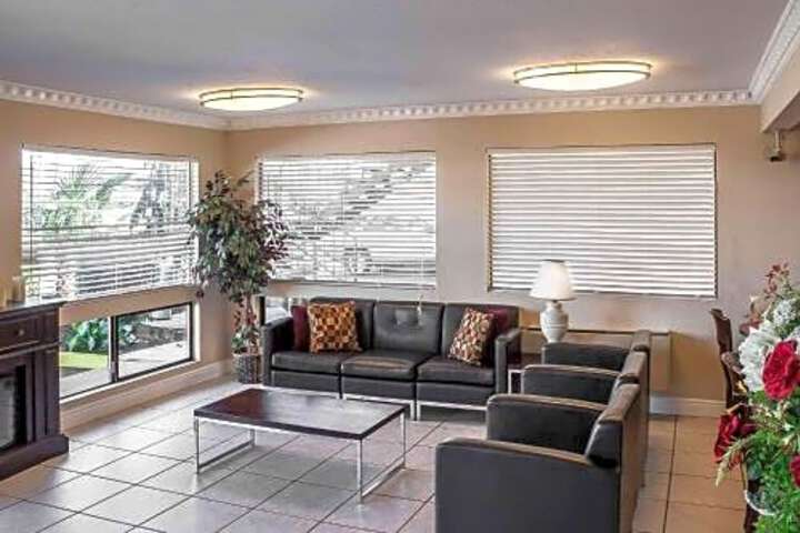 Rodeway Inn & Suites