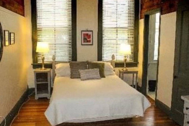 Room 8 of 14