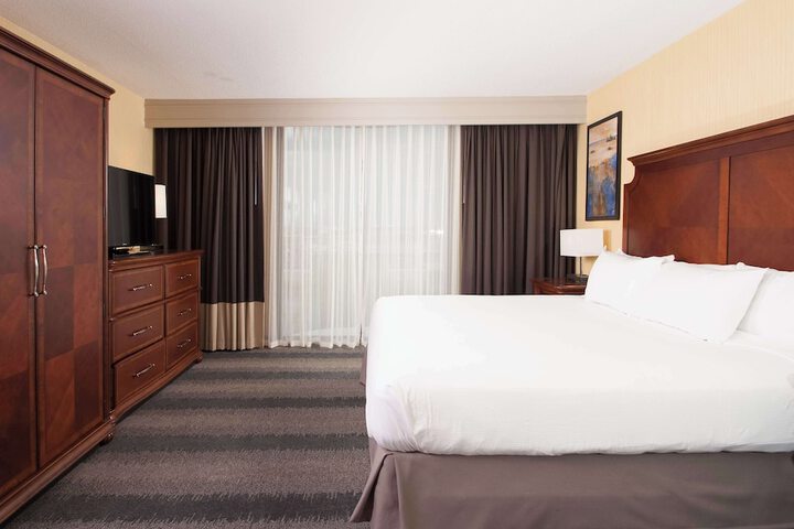 Room 27 of 110