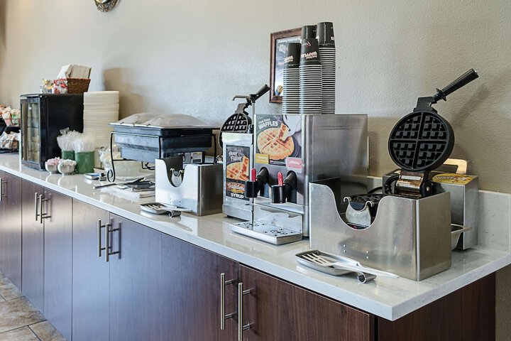 Breakfast/Coffee Service 39 of 41