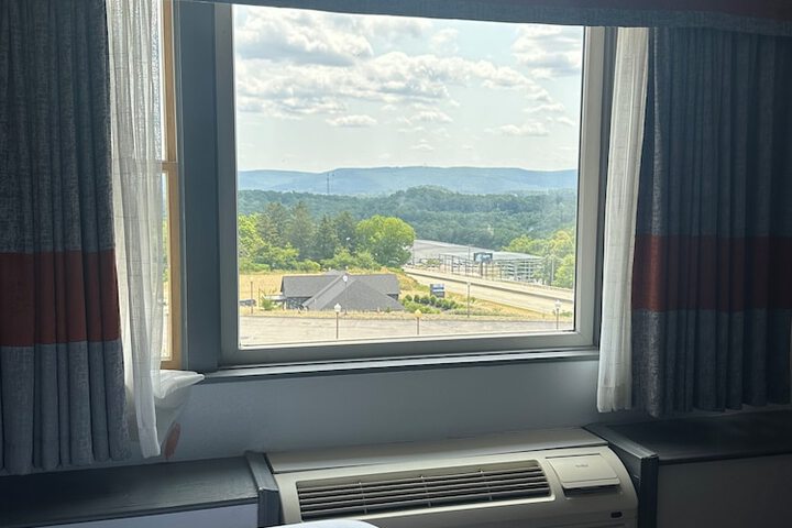 Room 22 of 33