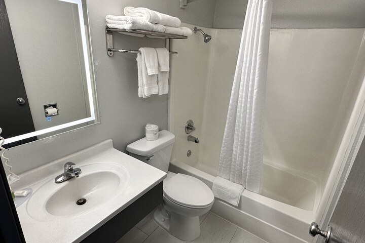 Room 16 of 25