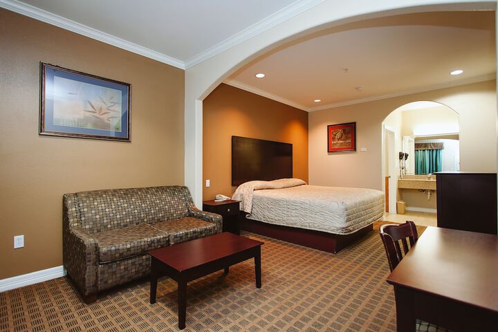 Room 10 of 13