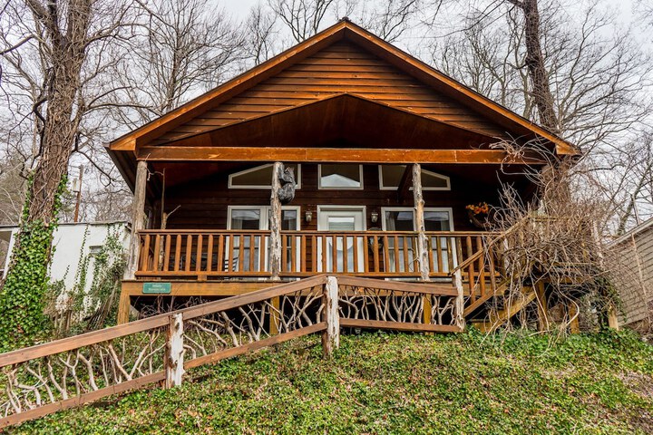 The Chimney Rock Inn & Cottages