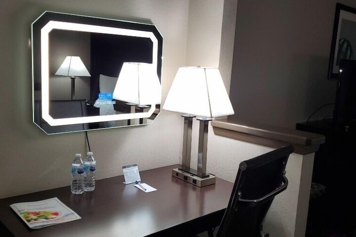 Room 51 of 73