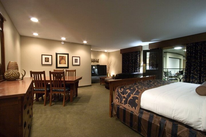 Room 33 of 46
