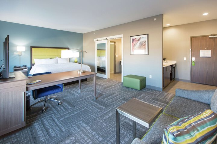 Room 27 of 41