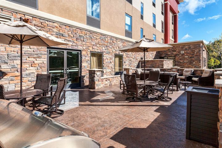 Terrace/Patio 32 of 34