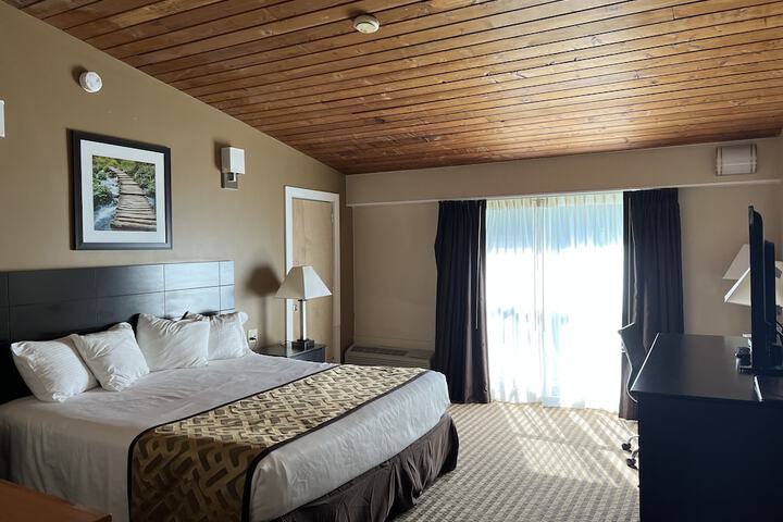 Room 27 of 42