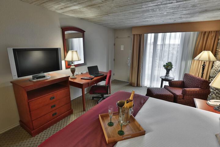 Room 25 of 47