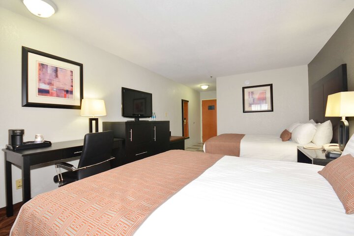 Room 9 of 20