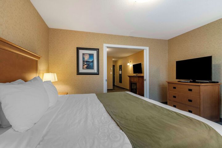 Room 35 of 61